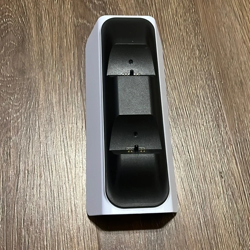 Charging dock for p5